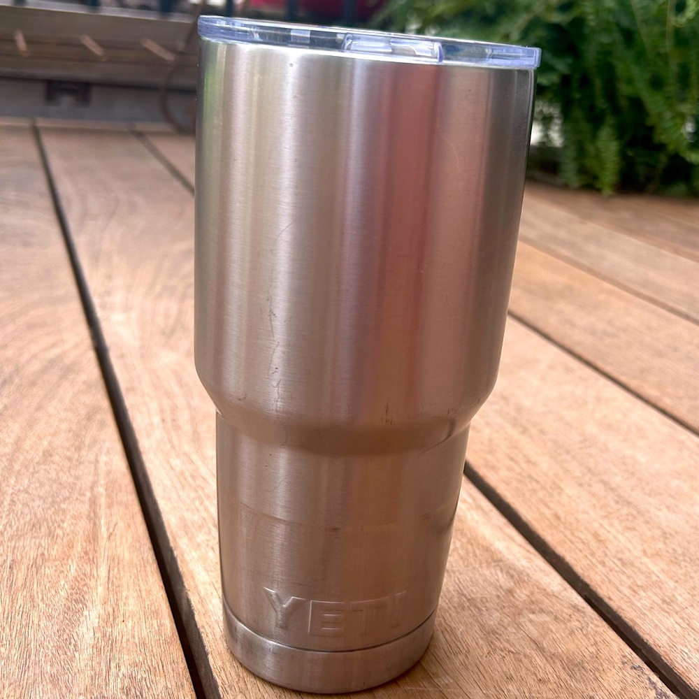 YETI Rambler 30 oz Tumbler Stainless Steel Drink Travel Cup Mug Hot/Cold